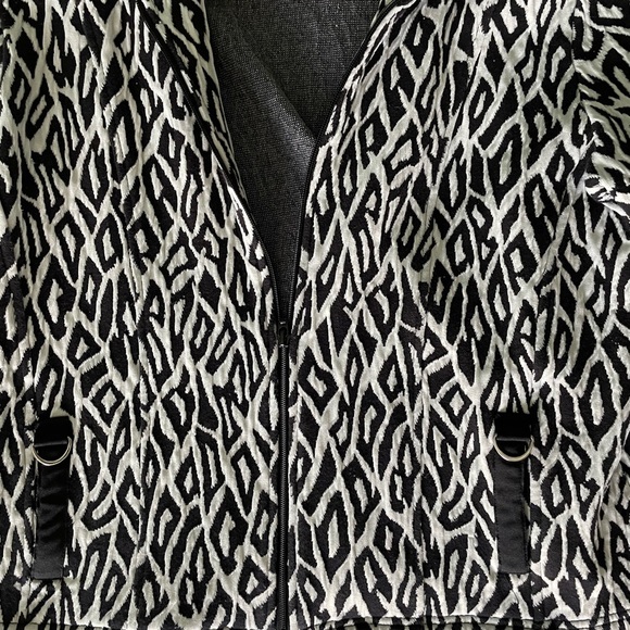 Rafael Black & White Geometric Textured Zip-Up Jacket - Picture 2 of 4